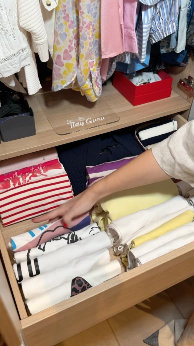 στείλτε μου μήνυμα για να παραγγείλετε το folding board απο The Tidy Guru 😍💙 #tidyguru #thetidyguru #closetorganization #οργανωσηντουλαπας #διπλωμαρουχων
